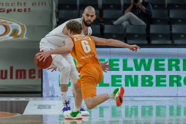 却用自己的 却用自己的