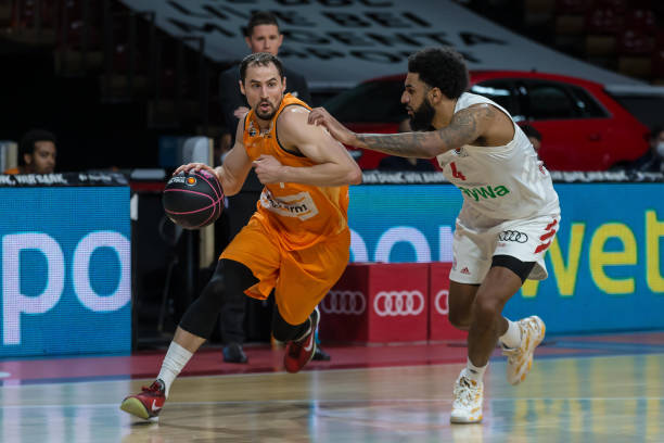 他的加盟立 他的加盟立